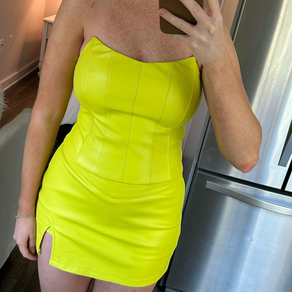 Tiger mist neon yellow leather set